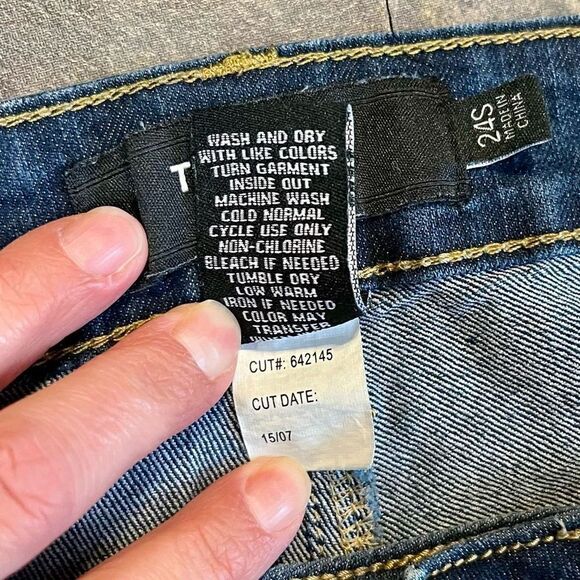 Torrid Denim 24 Short Jeans - Picture 5 of 8